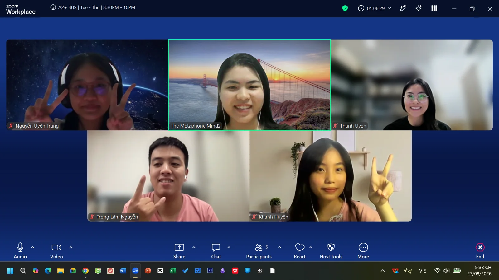 Học viên lớp online của The Metaphoric Mind cùng giáo viên trên Zoom